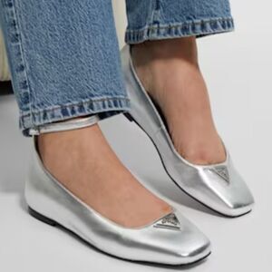 BRAND NEW GUESS METALLIC ANKLE STRAP BALLET FLATS